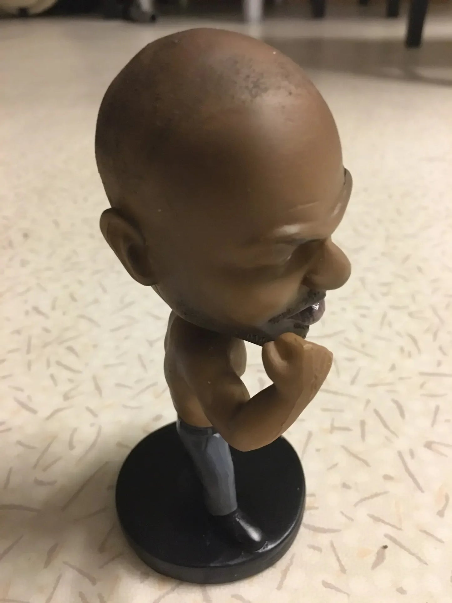 Hot Boxer Actor Boxing Champion Famous Shaking head Mike Tyson Action figure Statue Bobble Head Fighting character Car decor toy