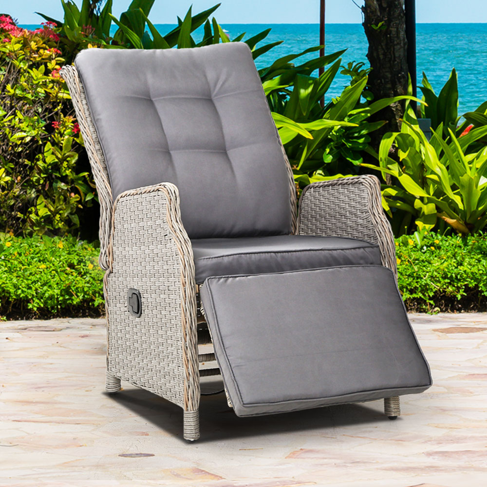 Outdoor  Wicker Recliner