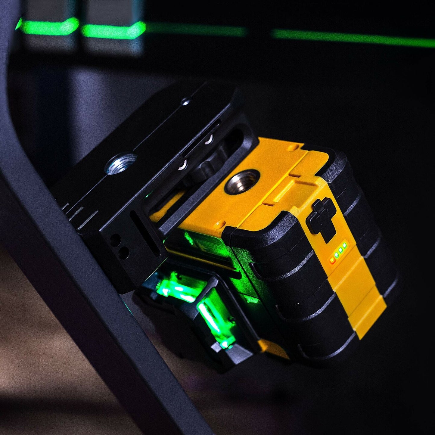 Green Laser Level 3 X 360° Rotary Self Levelling with 2 Rechargeable Battery