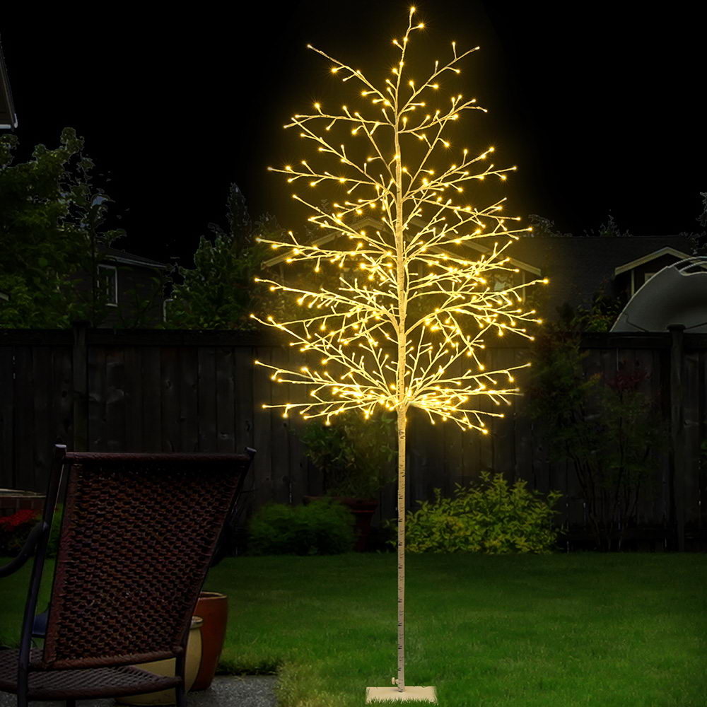 Outdoor Xmas Tree